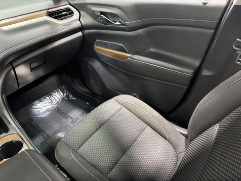 Used 2021 GMC Acadia SLE w/ Driver Convenience Package image 18