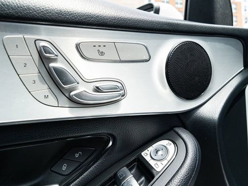 Used 2019 Mercedes-Benz GLC 300 4MATIC w/ Premium Package image 36