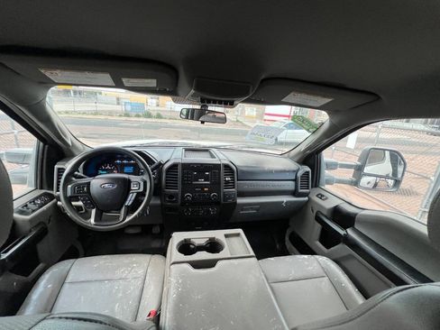 Used 2017 Ford F550 4x4 Crew Cab Super Duty image 11