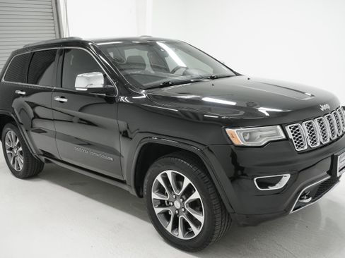 Used 2018 Jeep Grand Cherokee Overland image 3