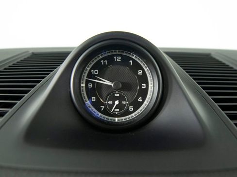 Certified 2023 Porsche Macan image 24