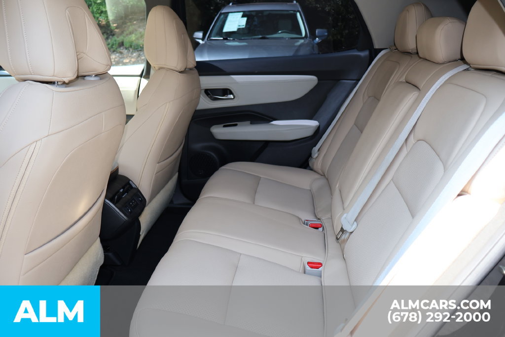 Used 2023 Nissan Ariya AWD image 17