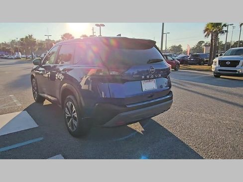 Used 2023 Nissan Rogue SV image 29