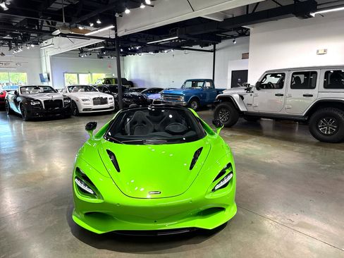 Used 2024 McLaren 750S Spider image 17