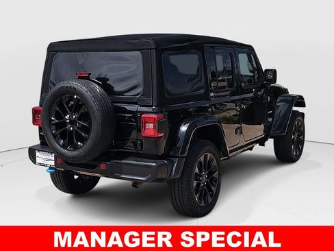 Used 2024 Jeep Wrangler Unlimited Sahara AWD/4WD image 3