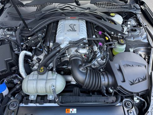 Used 2022 Ford Mustang Shelby GT500 w/ Carbon Fiber Track Pack image 28