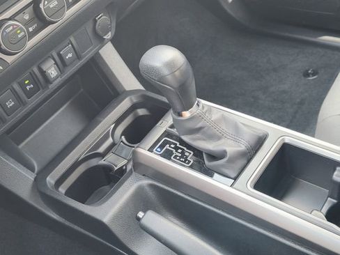 Used 2022 Toyota Tacoma SR5 RWD image 15