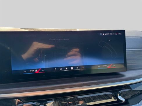 Certified 2024 BMW X7 xDrive40i w/ Premium Package image 13