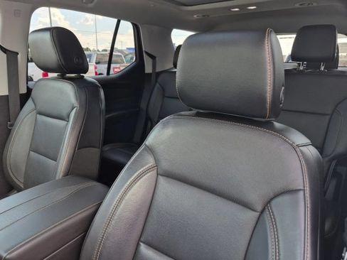 Used 2018 Chevrolet Traverse Premier w/ Driver Confidence II Package FWD image 9