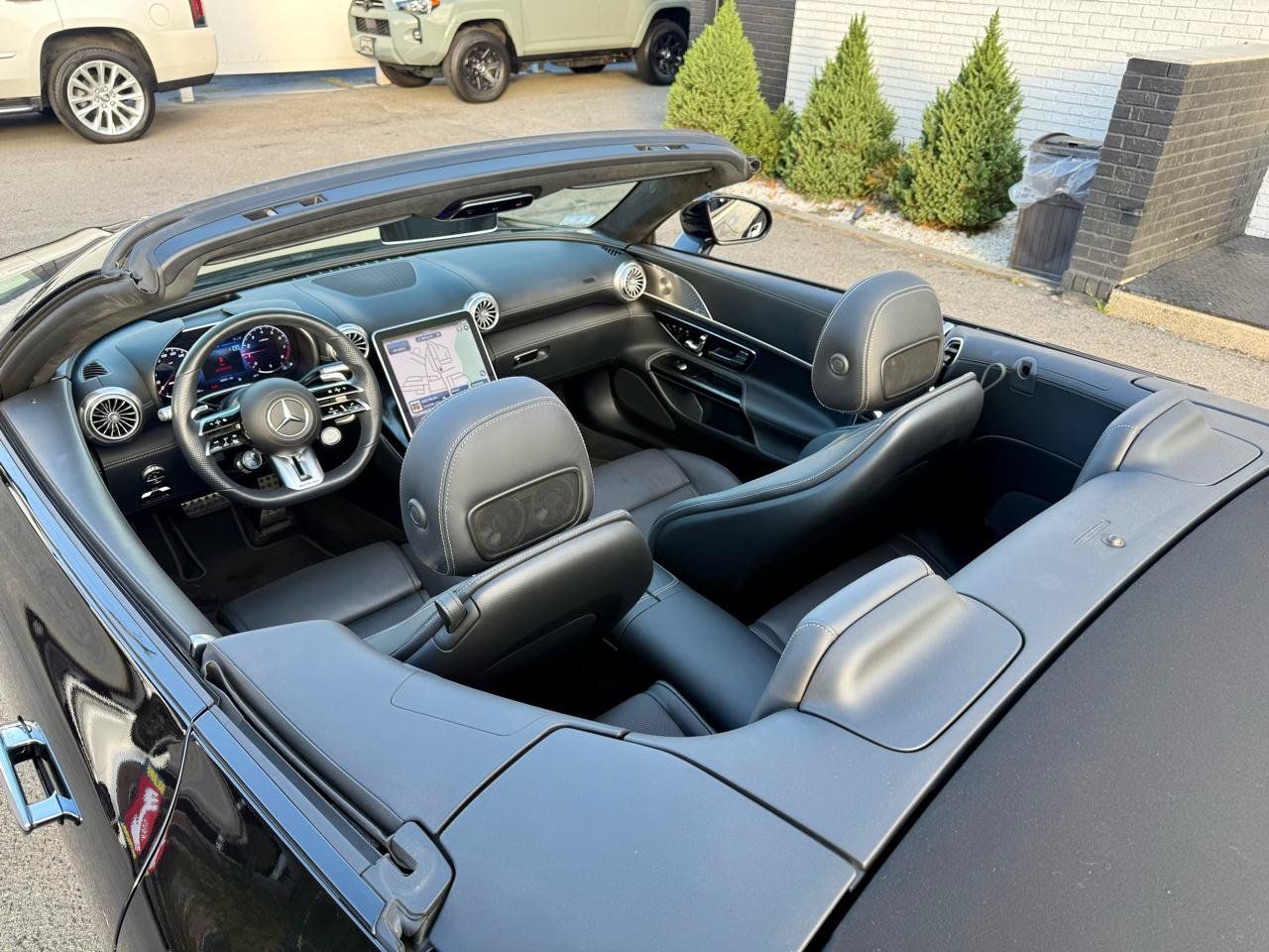 Used 2022 Mercedes-Benz SL 63 AMG 4MATIC w/ Driver Assistance Package image 21