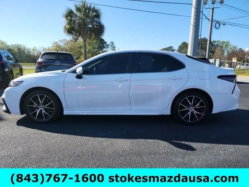 Used 2024 Toyota Camry SE image 10