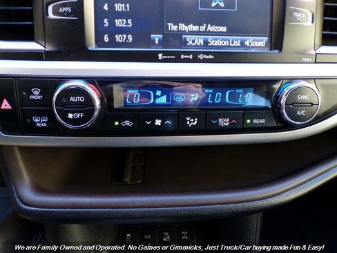 Used 2017 Toyota Highlander Plus w/ Carpet Mat Package image 38