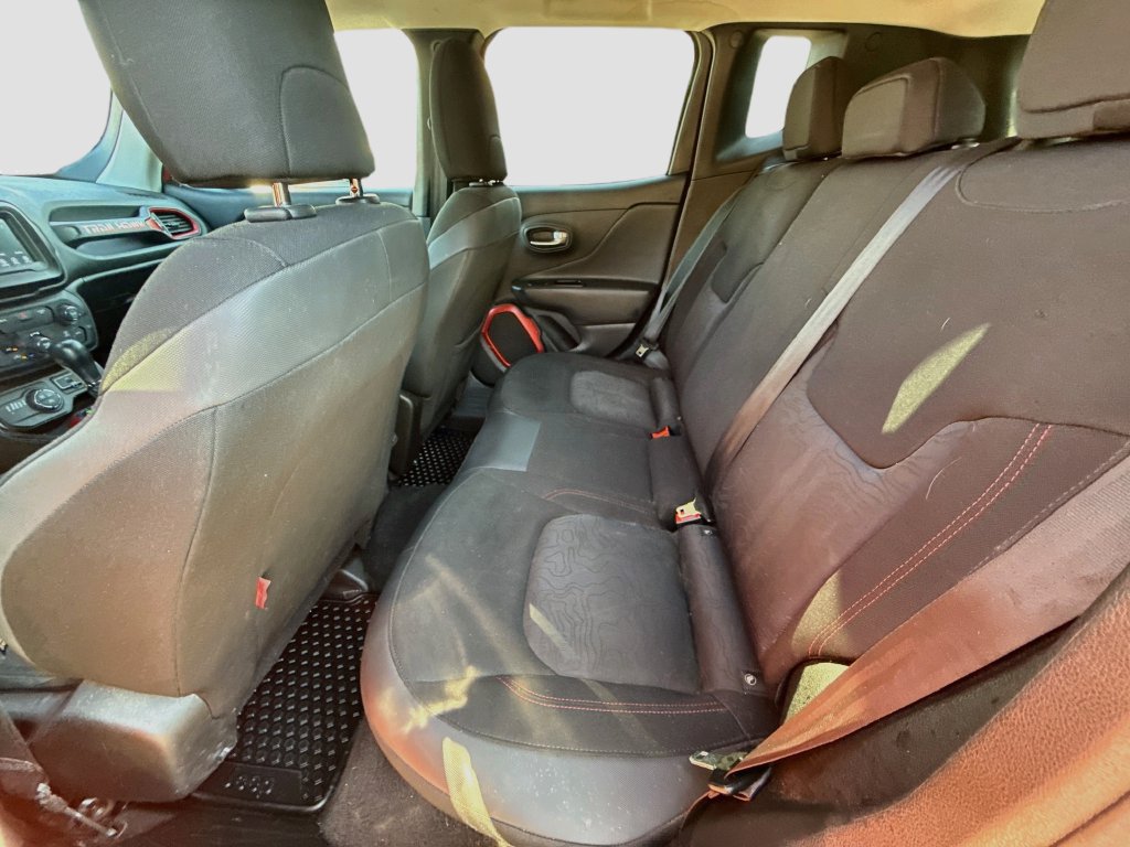 Used 2019 Jeep Renegade Trailhawk w/ Cold Weather Group II AWD/4WD image 25