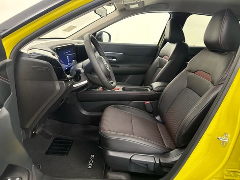 New 2026 Nissan Kicks SR w/ Cold Weather Package image 10