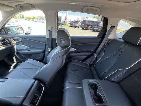 Used 2023 Acura RDX AWD w/ Advance Package image 3