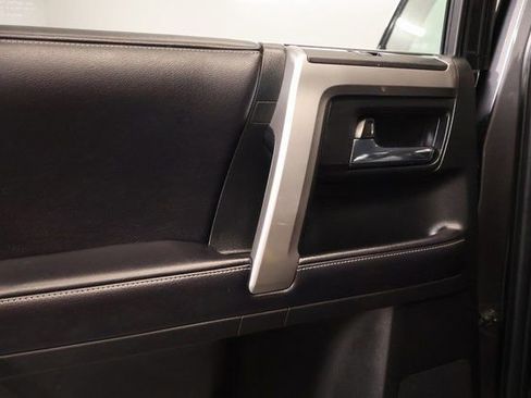Used 2018 Toyota 4Runner SR5 Premium AWD/4WD image 30