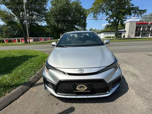 Used 2020 Toyota Corolla SE FWD image 2