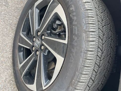 Used 2025 Buick Enclave Sport Touring w/ Power Package FWD image 11