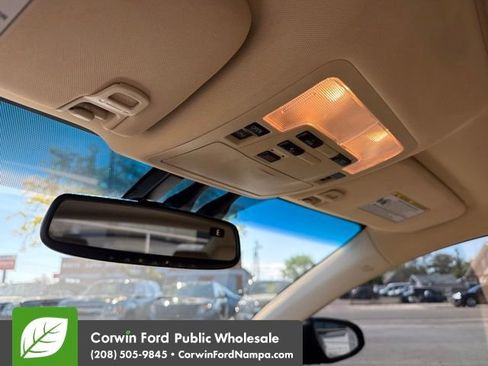 Used 2015 Toyota Avalon Limited w/ Technology Package FWD image 19