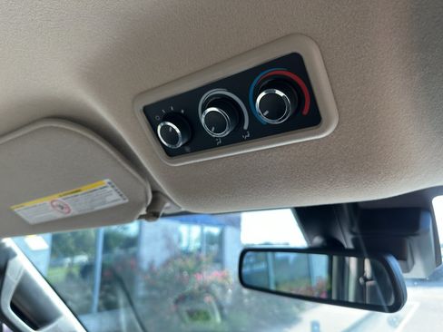Used 2025 GMC Savana 3500 LT w/ LT Preferred Equipment Group RWD image 12