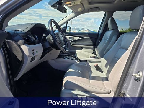 Used 2018 Honda Pilot Touring image 11