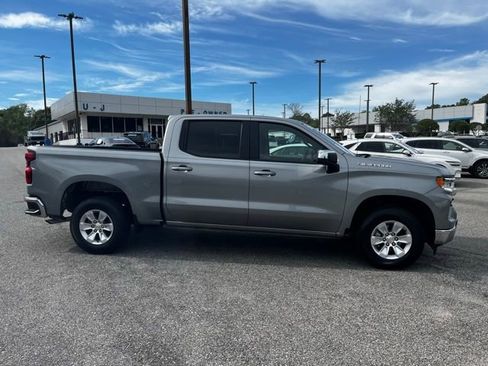 Used 2025 Chevrolet Silverado 1500 LT image 3