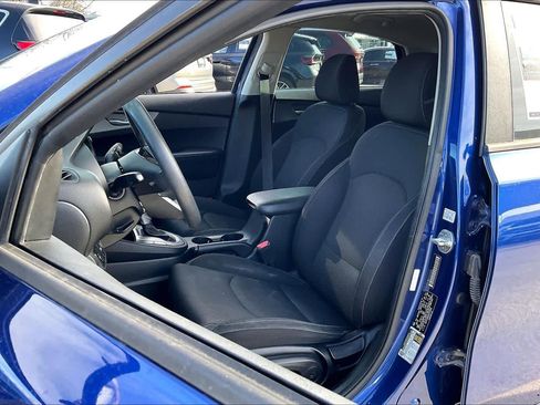 Used 2019 Kia Forte LXS image 7