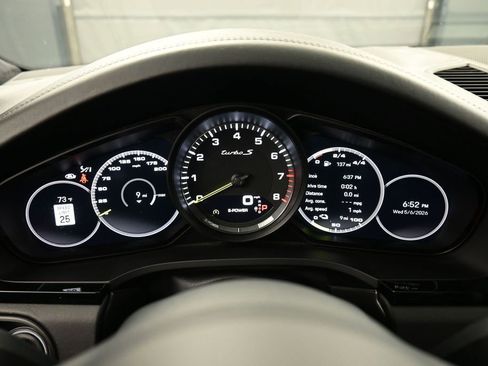 Certified 2022 Porsche Cayenne Turbo S AWD/4WD image 19