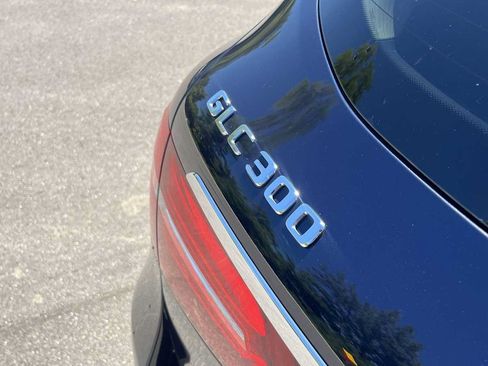 Used 2019 Mercedes-Benz GLC 300 4MATIC image 23