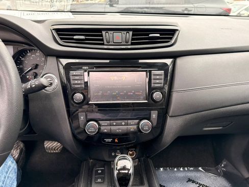 Used 2019 Nissan Rogue SL w/ Premium Package AWD/4WD image 15