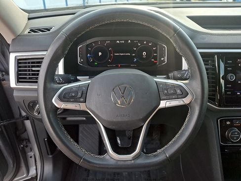 Used 2023 Volkswagen Atlas SE w/ Panoramic Sunroof Package AWD/4WD image 19
