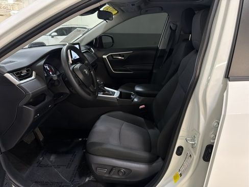 Used 2024 Toyota RAV4 XLE w/ Convenience Package FWD image 16