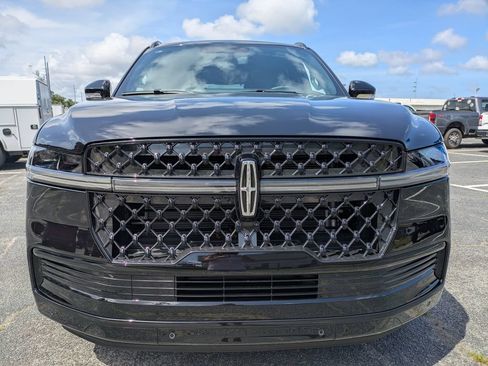New 2026 Lincoln Navigator Reserve w/ Jet Appearance Package AWD/4WD image 9