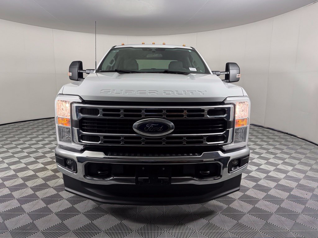 Used 2025 Ford F350 XLT w/ FX4 Off-Road Package AWD/4WD image 3