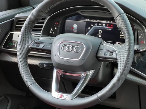 Used 2024 Audi SQ8 Prestige AWD/4WD image 28