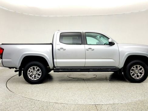 Used 2019 Toyota Tacoma SR5 AWD/4WD image 4