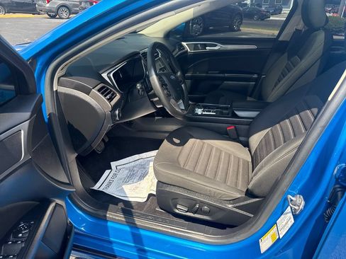 Used 2019 Ford Fusion SE AWD/4WD image 16