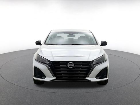 Used 2026 Nissan Altima 2.5 SV FWD image 2
