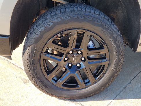 Used 2025 Chevrolet Silverado 1500 LT Trail Boss w/ Convenience Package II image 12