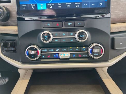 Used 2023 Ford Expedition Limited image 32