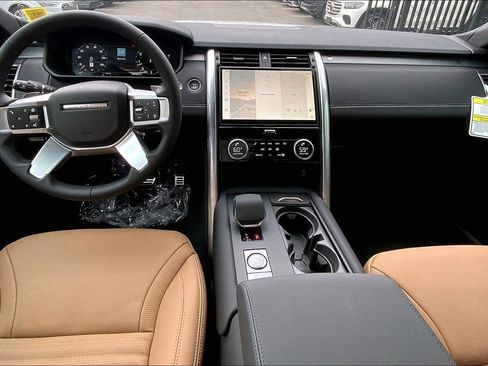 New 2026 Land Rover Discovery Limited Edition AWD/4WD image 5