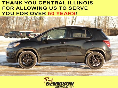 Used 2022 Chevrolet Trax LT w/ Midnight Edition image 4