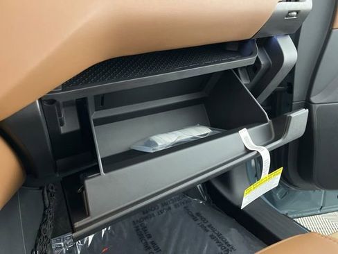 New 2026 Nissan Pathfinder Platinum FWD image 39