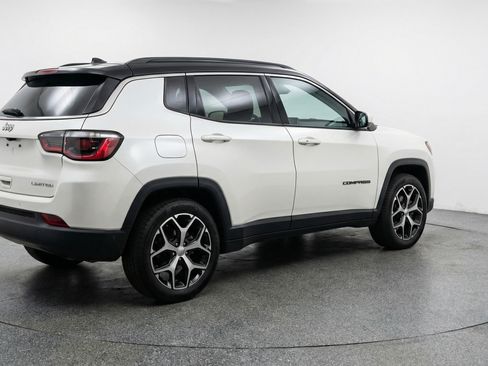 Used 2025 Jeep Compass Limited AWD/4WD image 9