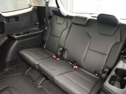 Used 2023 Kia Telluride EX w/ EX Captain's Chair Package FWD image 23