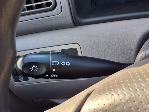 Used 2005 Toyota Corolla image 19