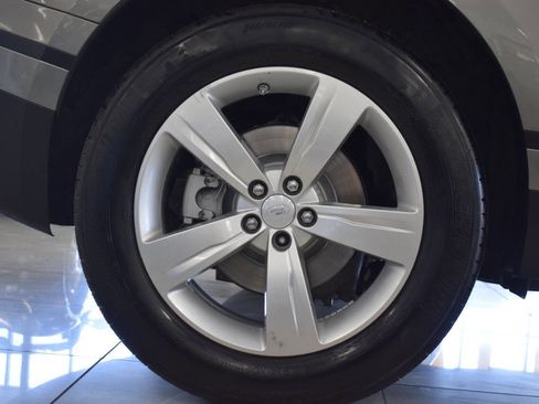 Used 2018 Land Rover Range Rover Velar S image 22