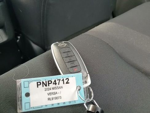 Used 2024 Nissan Versa SR image 25