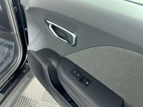 Certified 2025 Kia K4 EX FWD image 32