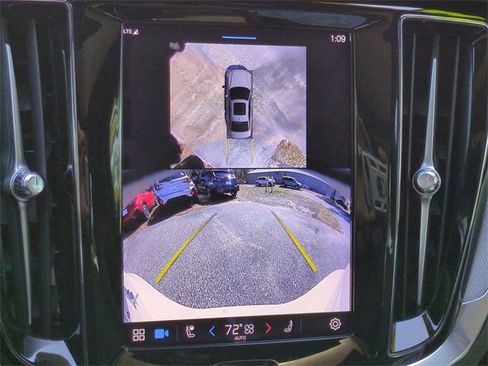 Used 2024 Volvo S60 B5 Plus w/ Climate Package image 17